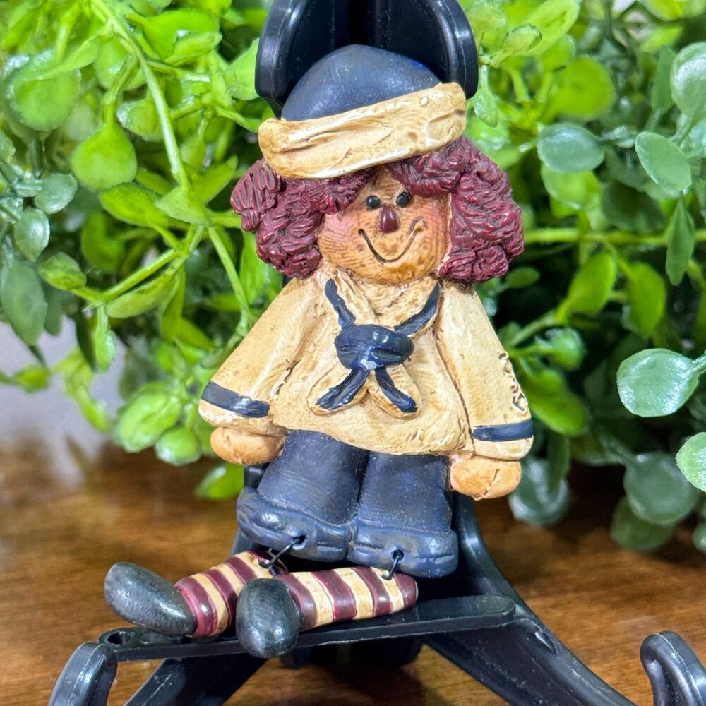 Vintage Raggedy Ann-Style Doll Moveable Legs Folk Art Brooch